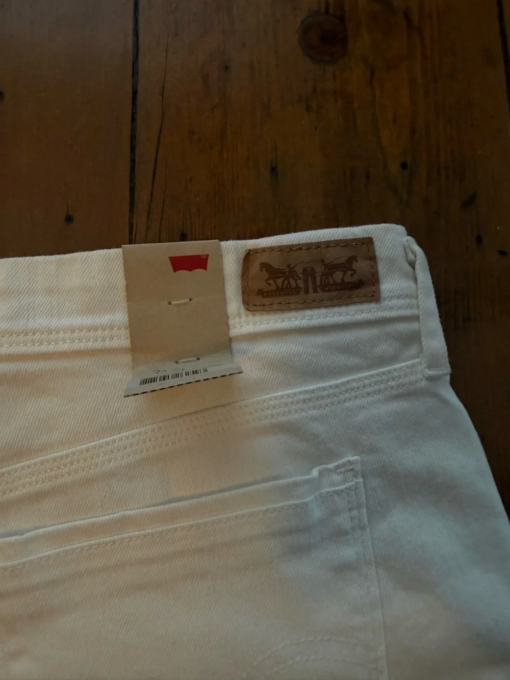 Levi's White Denim Shorts Women's Size 14 Casual Cuffed Denim